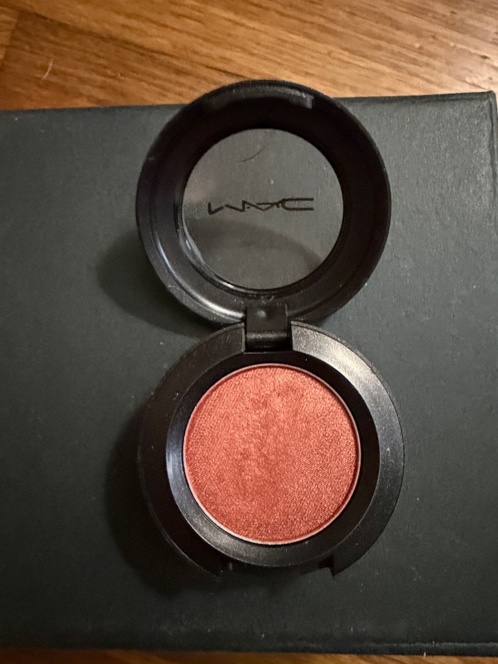 MAC Cosmetics Trio Eyeshadow Set — Coral, Coppering & I Like 2 Watch - Picture 5 of 5